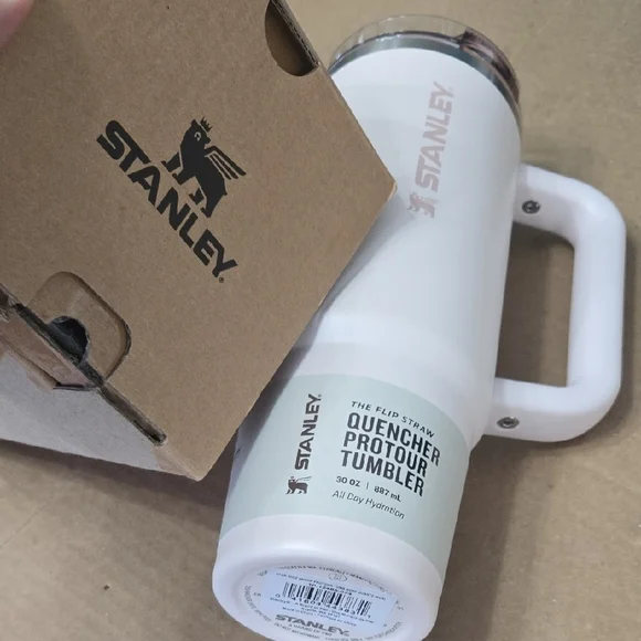 Stanley Very Light Pink Quencher Pro Tour Tumbler - Picture 3 of 8